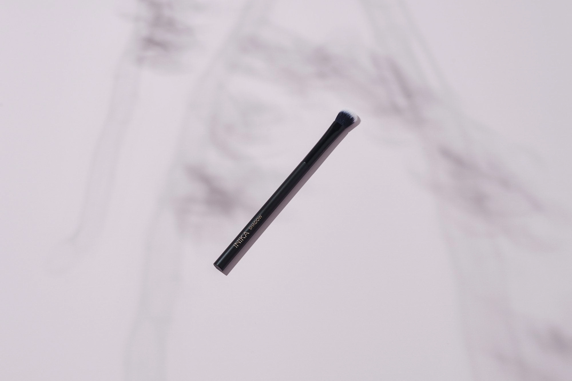INIKA Organic Shadow Brush