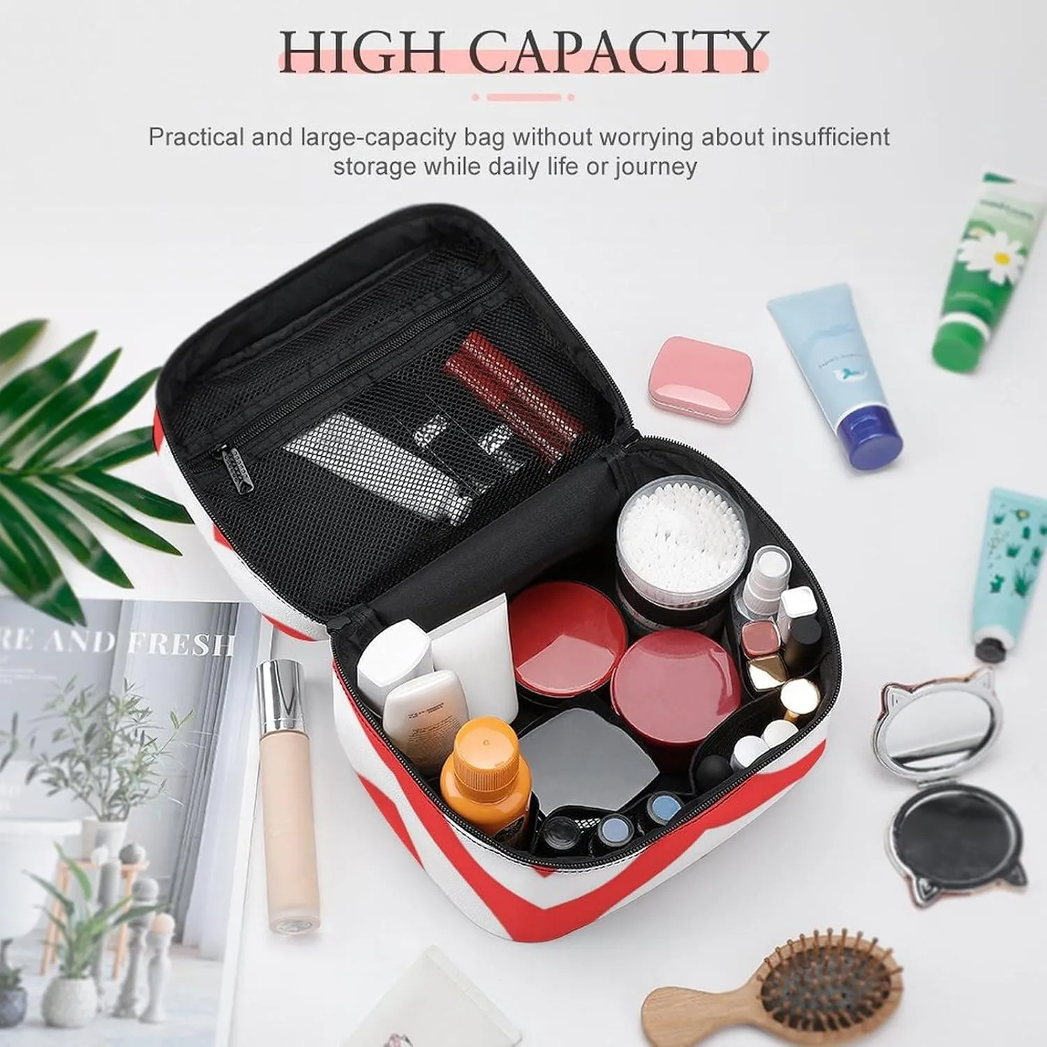 Makeup Bag, Coral Red and White Large Chevron ZigZag Pattern Travel Cosmetic Bag Makeup Organizer Case Large Capacity Portable Zipper Toiletry Bag for Women