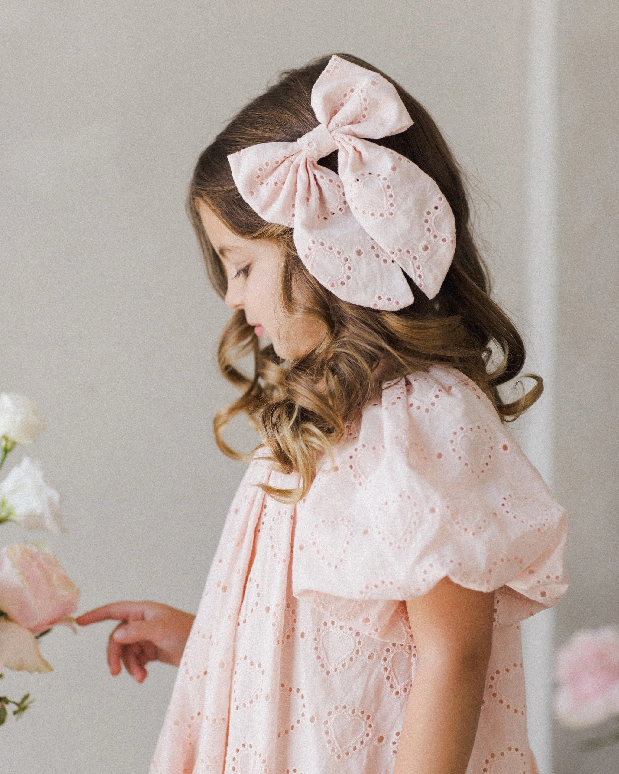 Moyenne boucle | Everly - Broderie blush