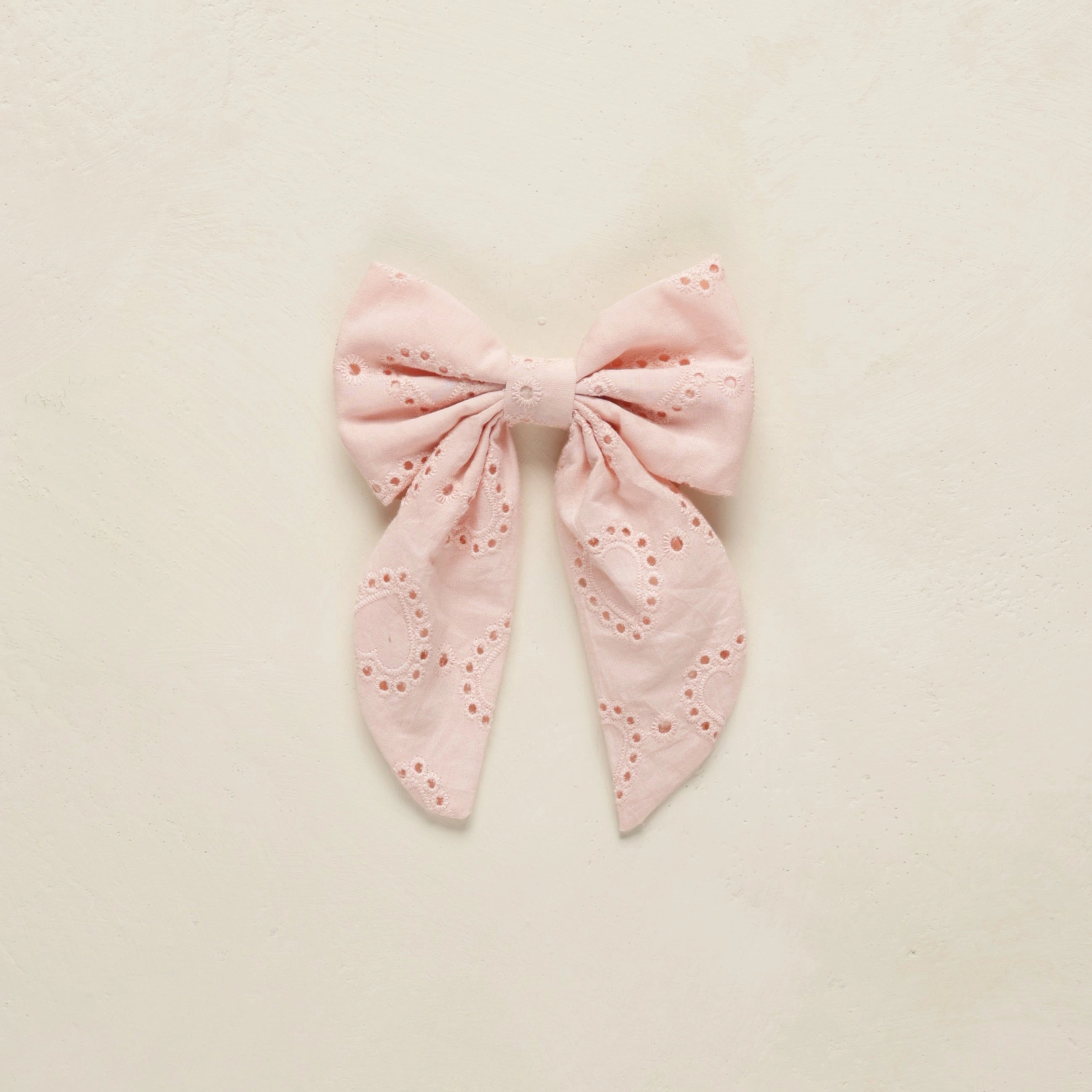 Moyenne boucle | Everly - Broderie blush